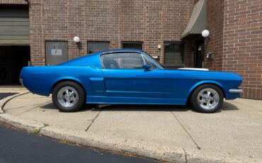 Ford-Mustang-1966-Fastback-10