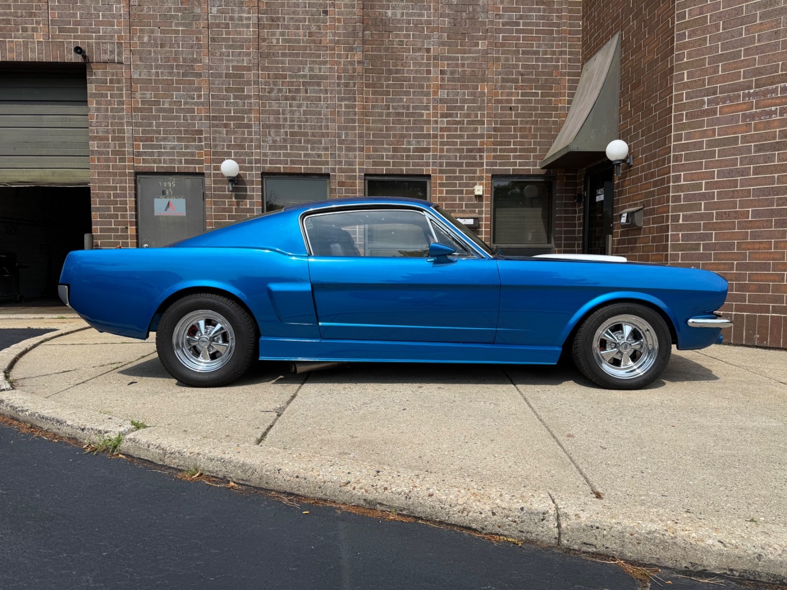 Ford-Mustang-1966-Fastback-10