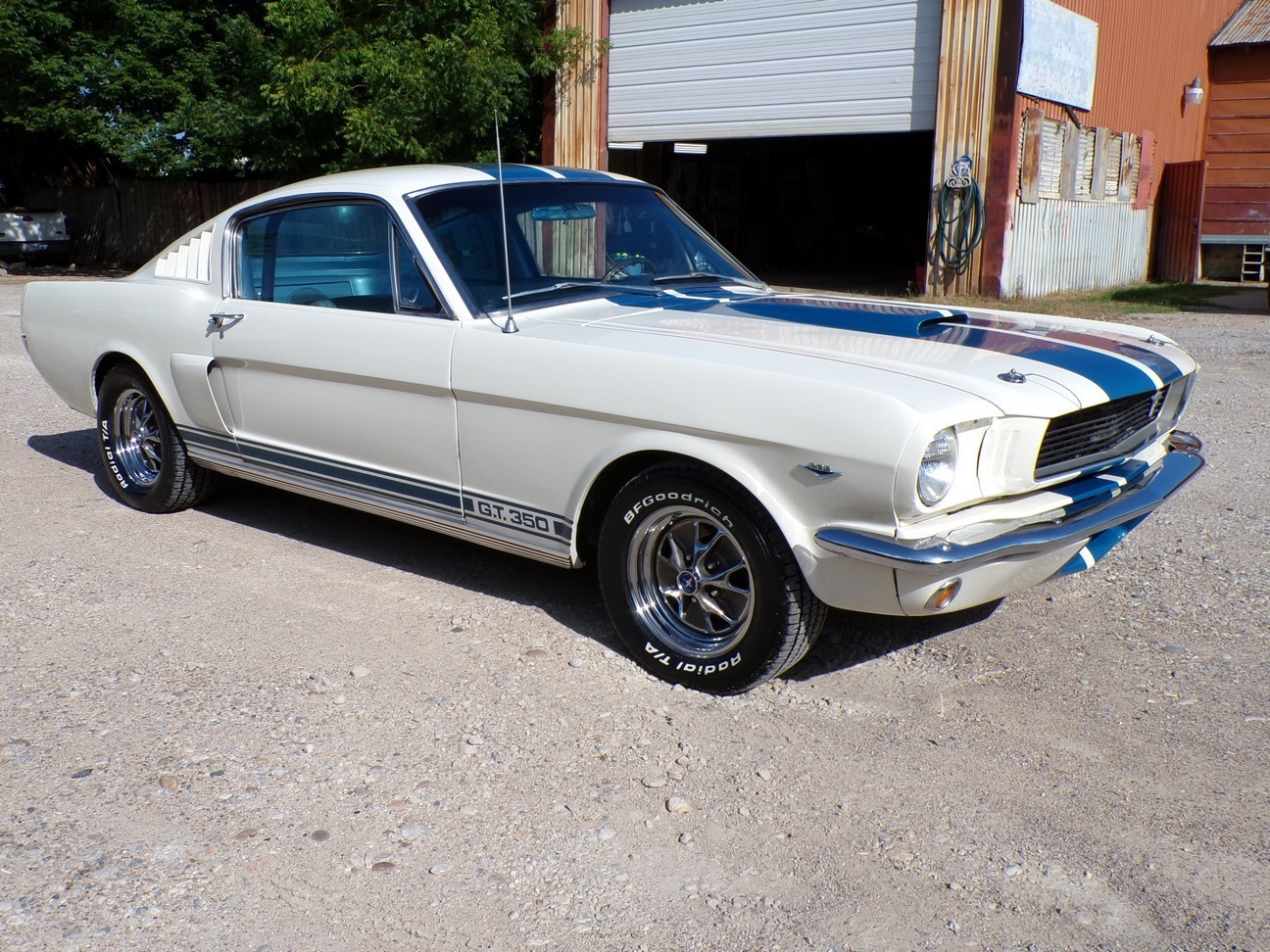 Ford-Mustang-1966-Fastback-3