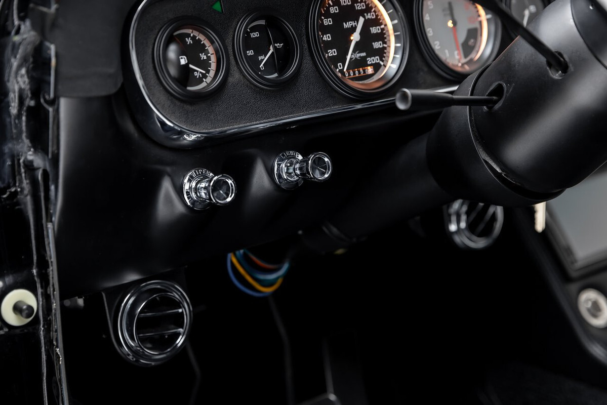 Ford-Mustang-1966-Fastback-34