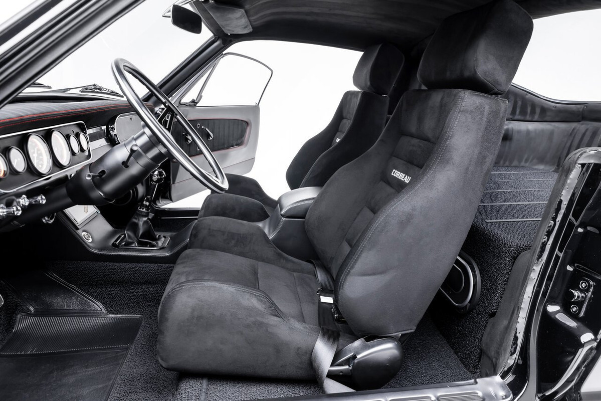 Ford-Mustang-1966-Fastback-36