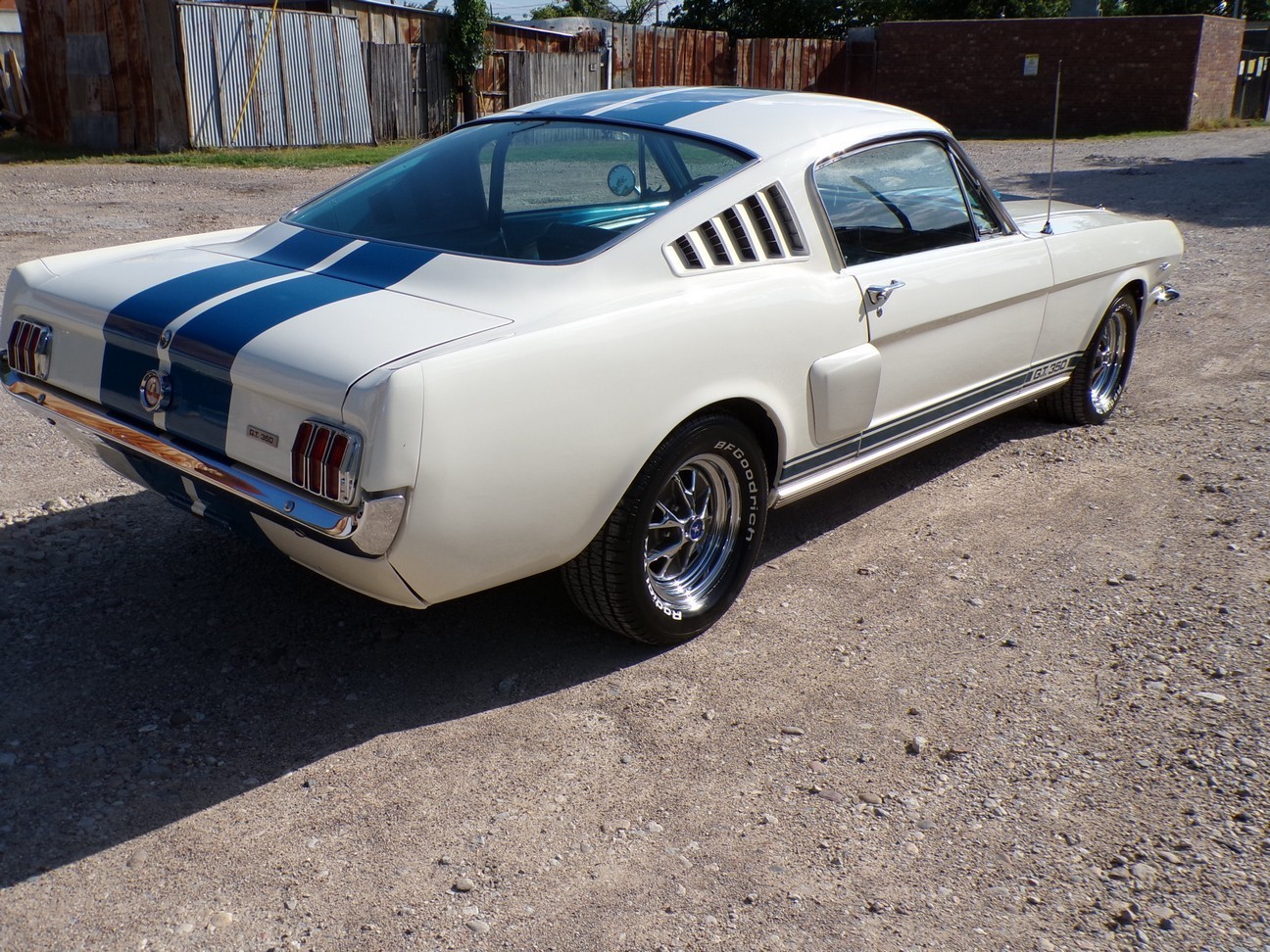 Ford-Mustang-1966-Fastback-6