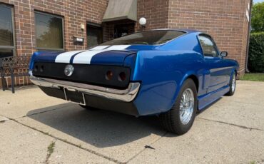 Ford-Mustang-1966-Fastback-8