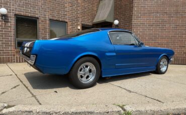 Ford-Mustang-1966-Fastback-9