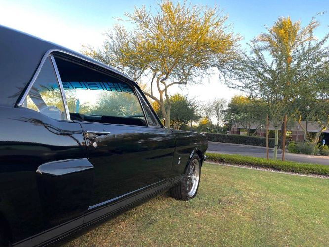Ford-Mustang-1966-Raven-Gloss-BlackSi-3