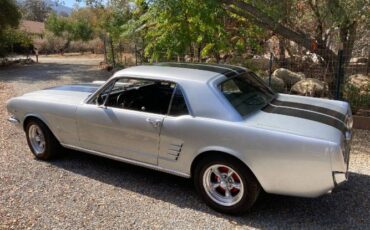 Ford-Mustang-1966-Silver