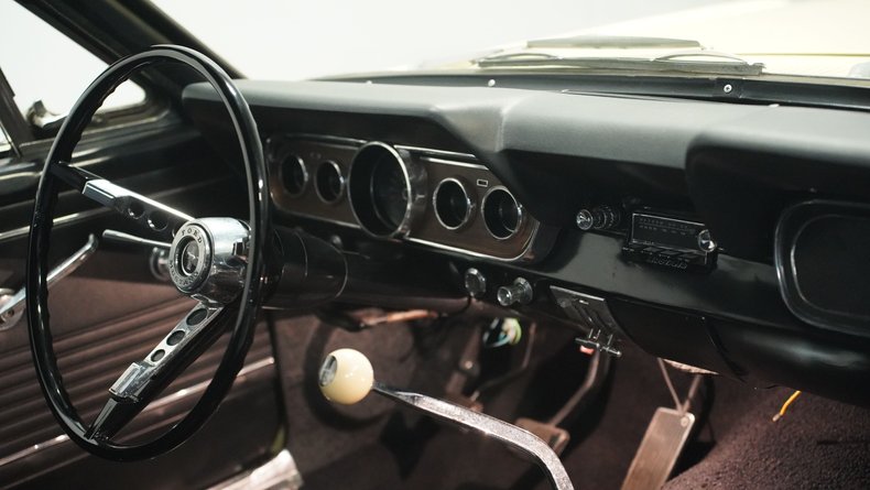 Ford-Mustang-1966-Spring-Time-Yellow-Black-42