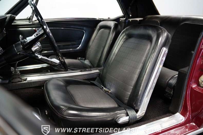 Ford-Mustang-1966-Vintage-Burgundy-Black-40