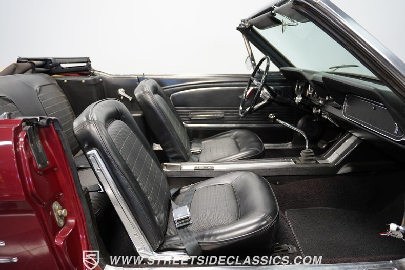 Ford-Mustang-1966-Vintage-Burgundy-Black-44