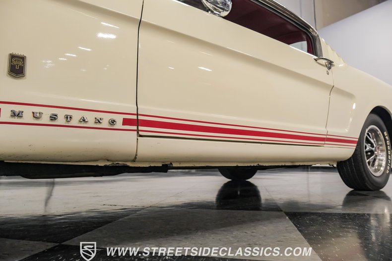 Ford-Mustang-1966-WImbledon-White-Red-23