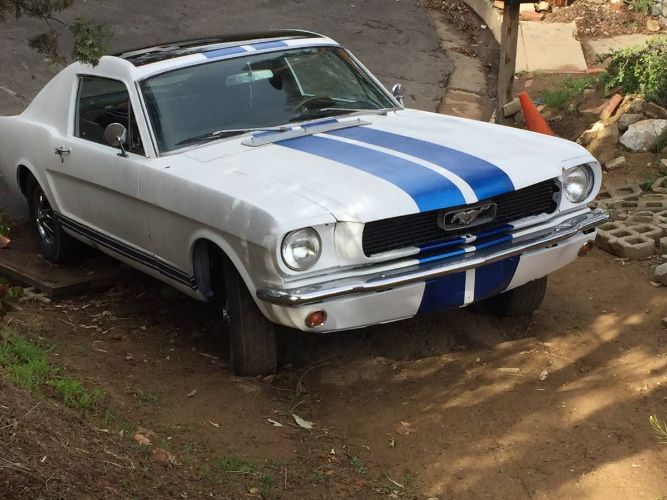 Ford-Mustang-1966-White-13
