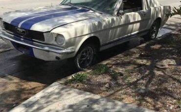 Ford-Mustang-1966-White-17