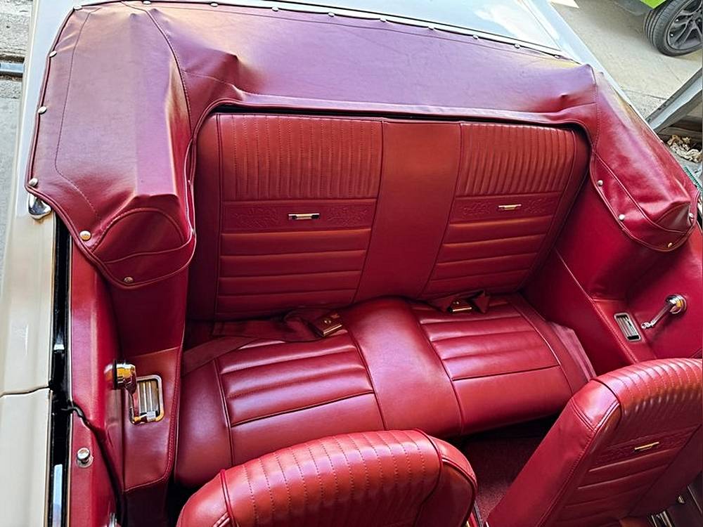 Ford-Mustang-1966-white-10