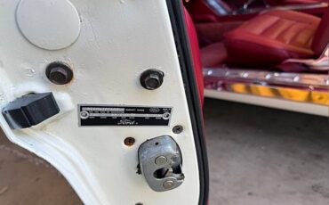Ford-Mustang-1966-white-14