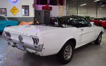 Ford-Mustang-1967-10