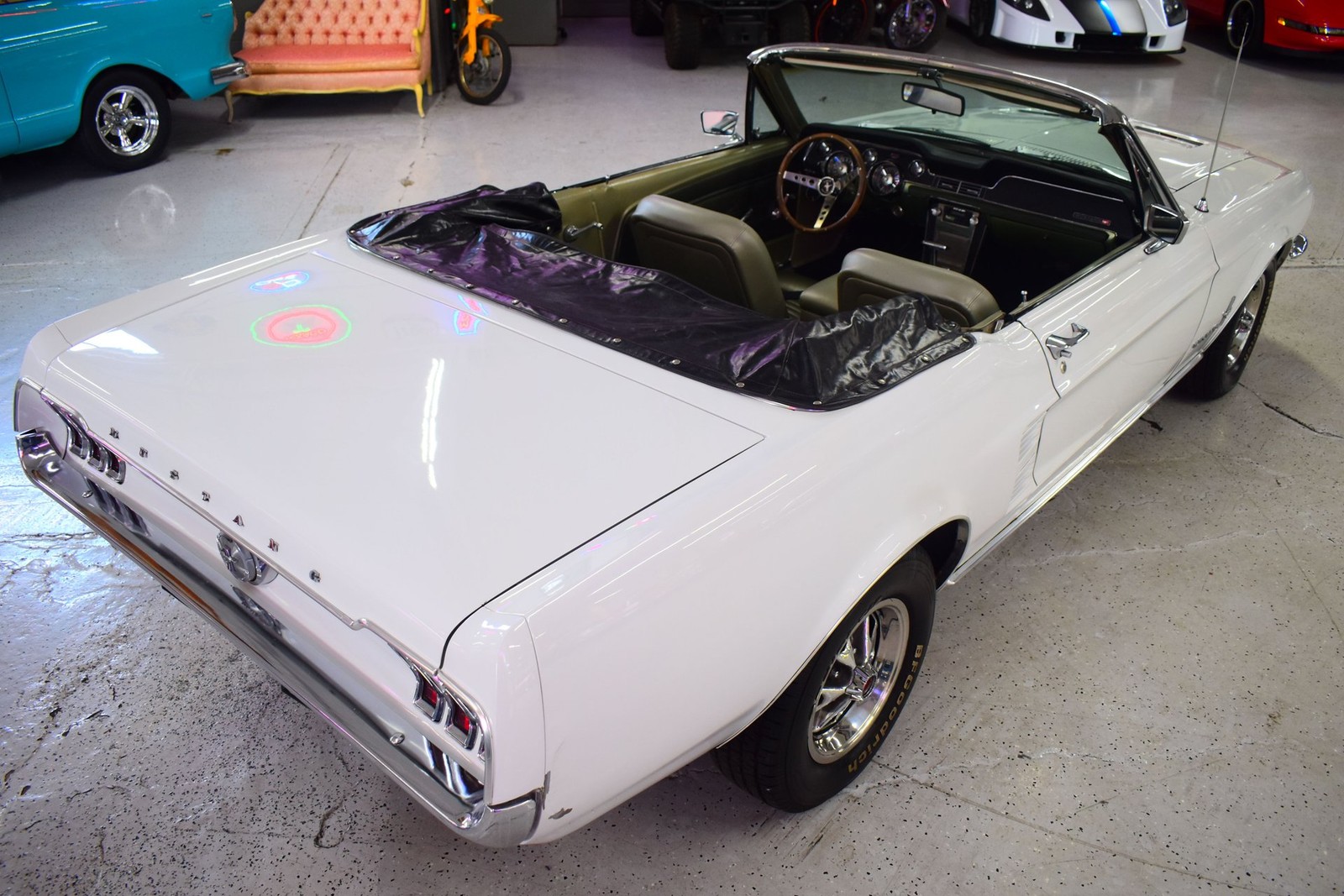 Ford-Mustang-1967-11