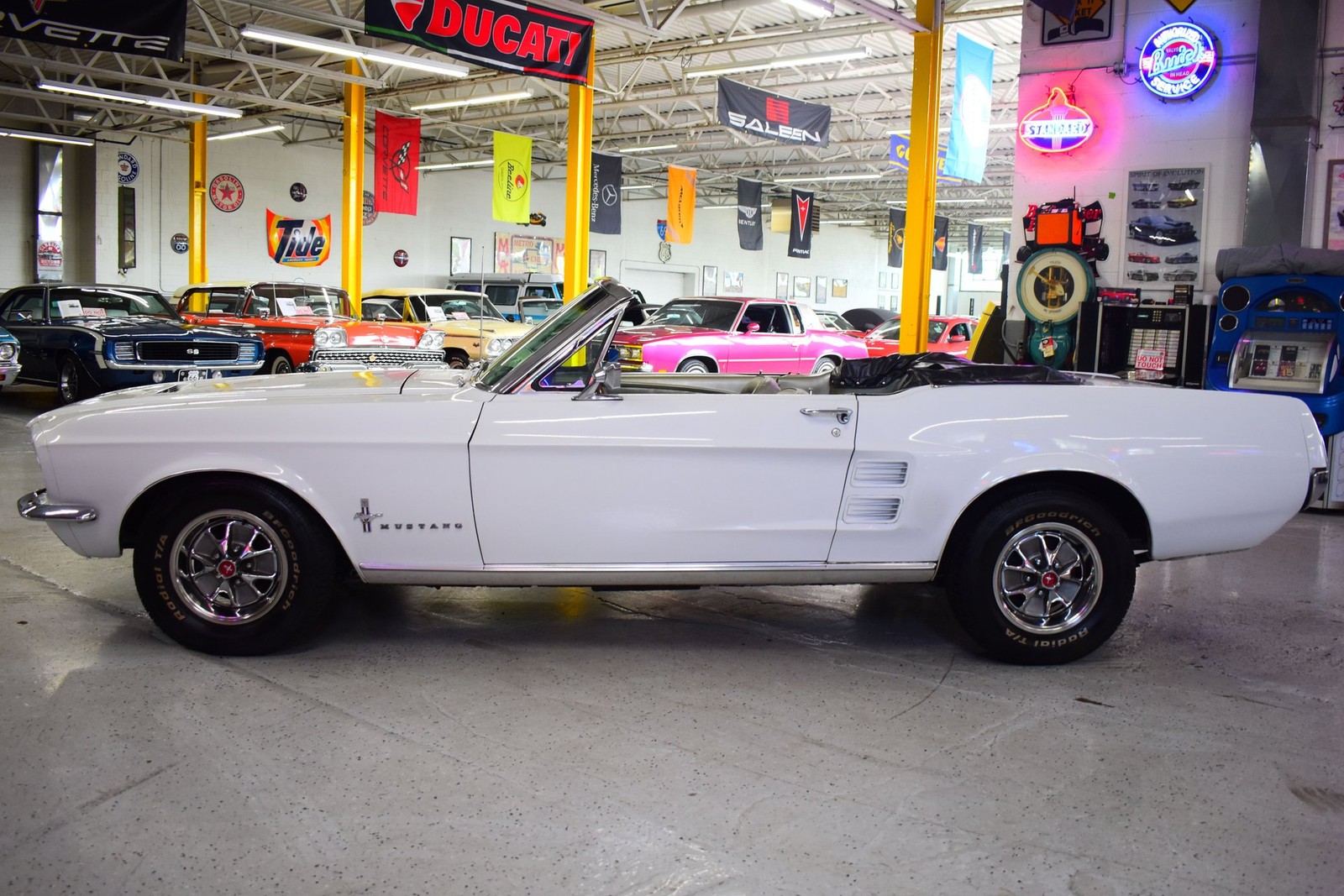 Ford-Mustang-1967-19