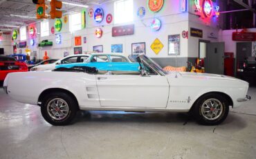 Ford-Mustang-1967-3