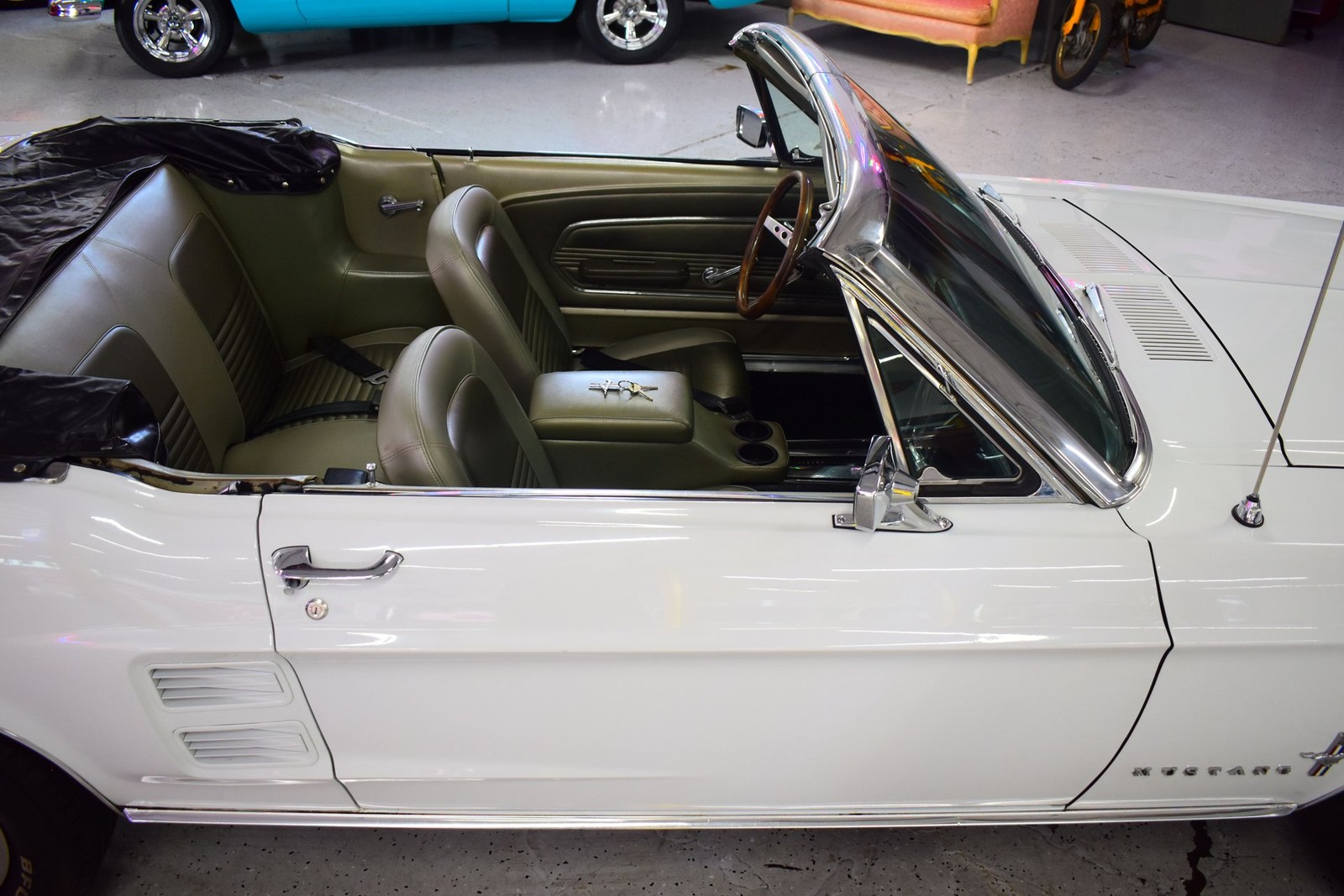 Ford-Mustang-1967-5
