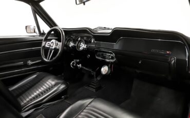 Ford-Mustang-1967-Candy-Apple-Red-Black-35