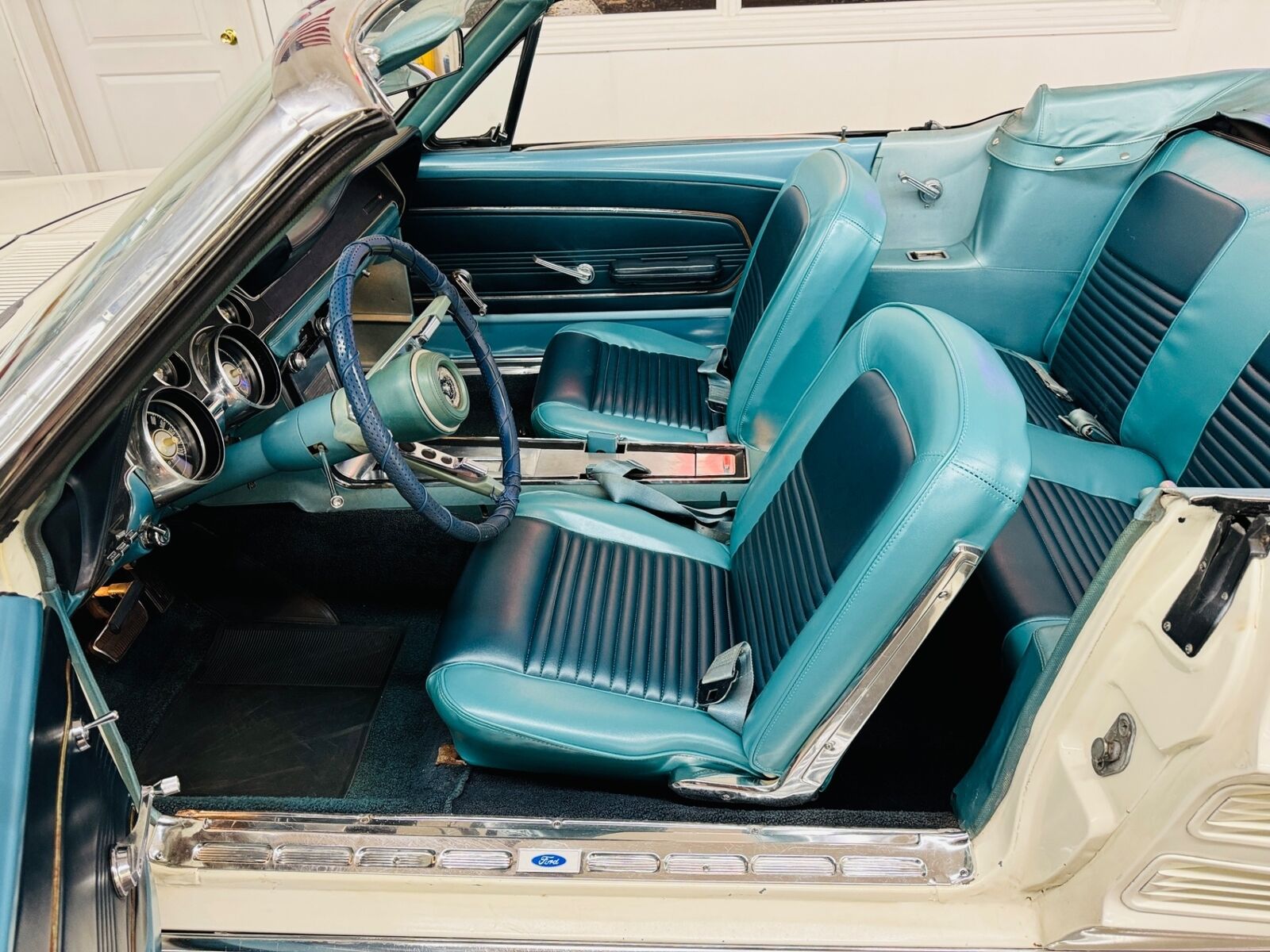 Ford-Mustang-1967-Convertible-38