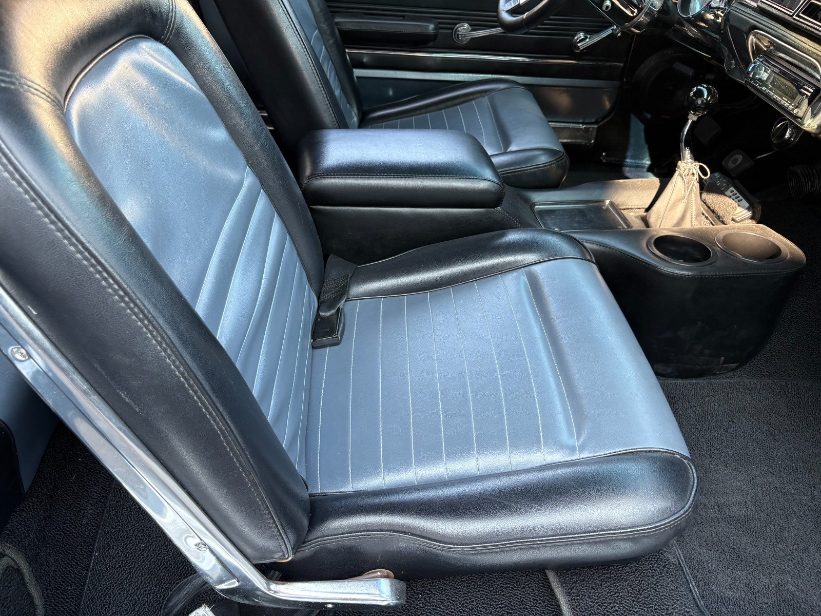 Ford-Mustang-1967-Coupe-12
