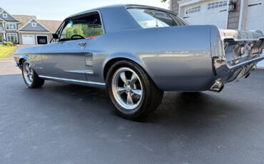 Ford-Mustang-1967-Coupe-4