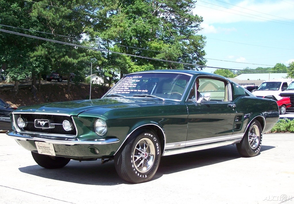 Ford-Mustang-1967-Fastback-2