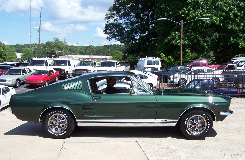 Ford-Mustang-1967-Fastback-4