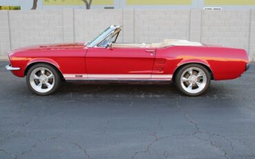 Ford-Mustang-1967-Red-White-2