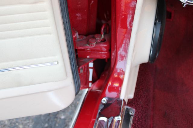 Ford-Mustang-1967-Red-White-39