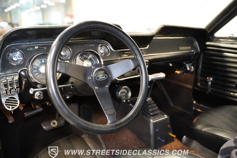 Ford-Mustang-1968-Green-Black-4
