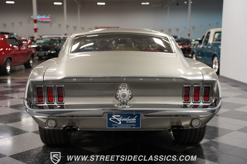 Ford-Mustang-1968-Vapor-Silver-Cognac-11