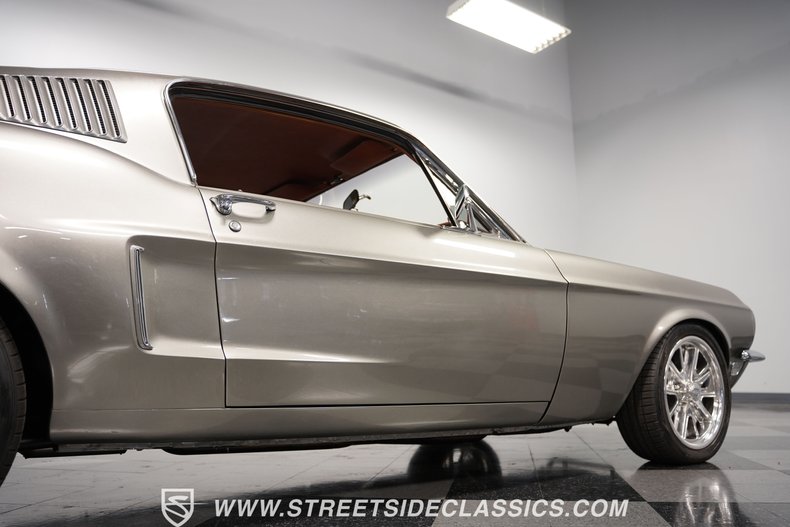 Ford-Mustang-1968-Vapor-Silver-Cognac-28