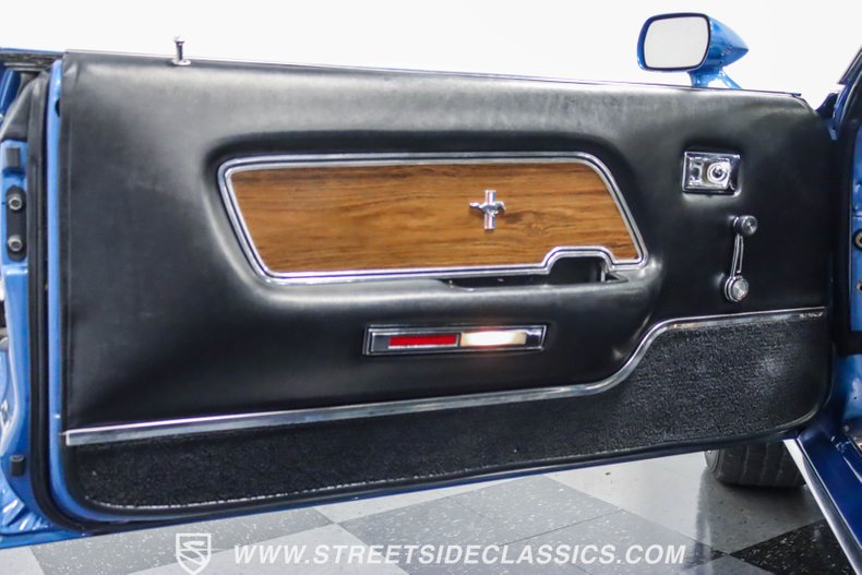 Ford-Mustang-1969-Acapulco-Blue-Black-32