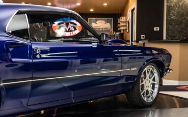 Ford-Mustang-1969-Deep-Impact-Blue-Black-1