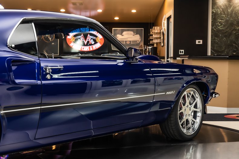 Ford-Mustang-1969-Deep-Impact-Blue-Black-1
