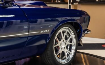 Ford-Mustang-1969-Deep-Impact-Blue-Black-2