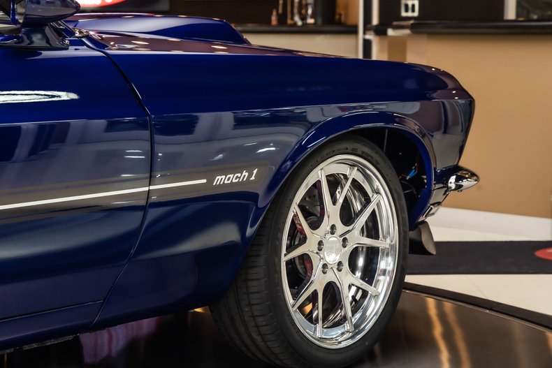 Ford-Mustang-1969-Deep-Impact-Blue-Black-2