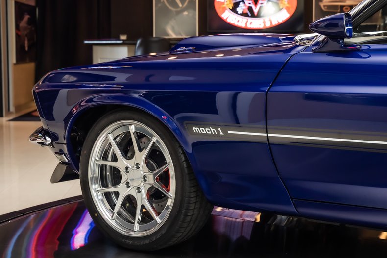Ford-Mustang-1969-Deep-Impact-Blue-Black-43