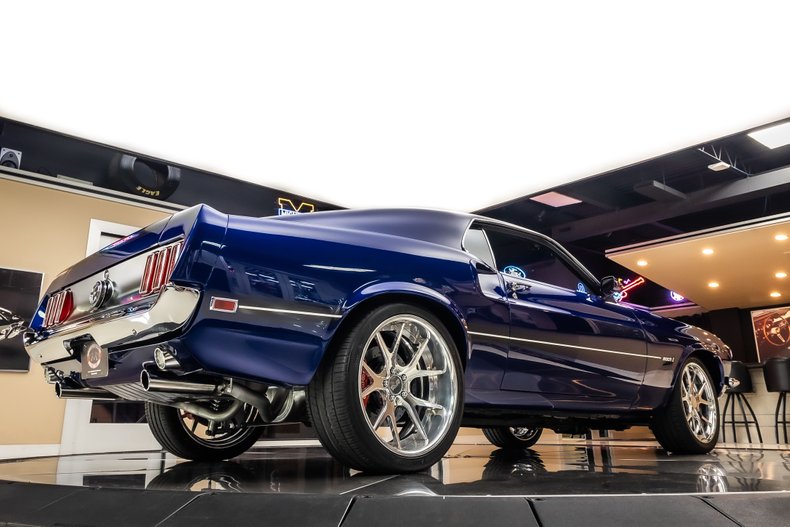 Ford-Mustang-1969-Deep-Impact-Blue-Black-5