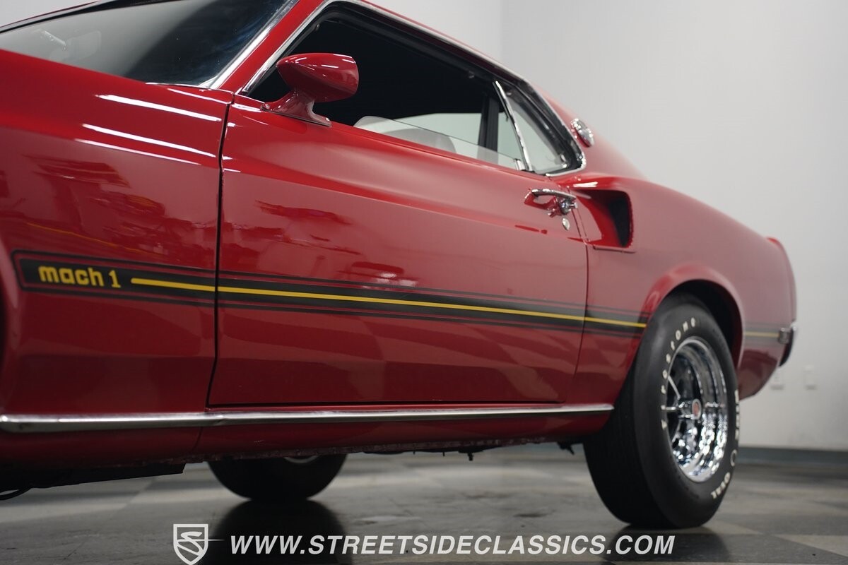 Ford-Mustang-1969-Fastback-25