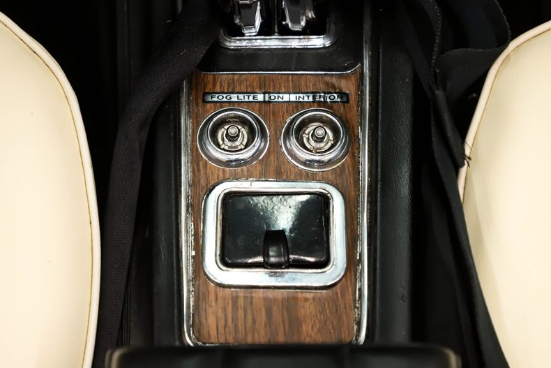 Ford-Mustang-1969-Raven-Black-White-37
