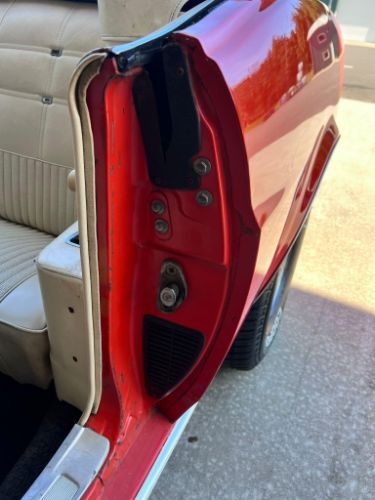 Ford-Mustang-1970-Calypso-CoralWhite-White-Knit-Vinyl-Del-14