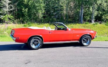 Ford-Mustang-1970-Calypso-CoralWhite-White-Knit-Vinyl-Del-22