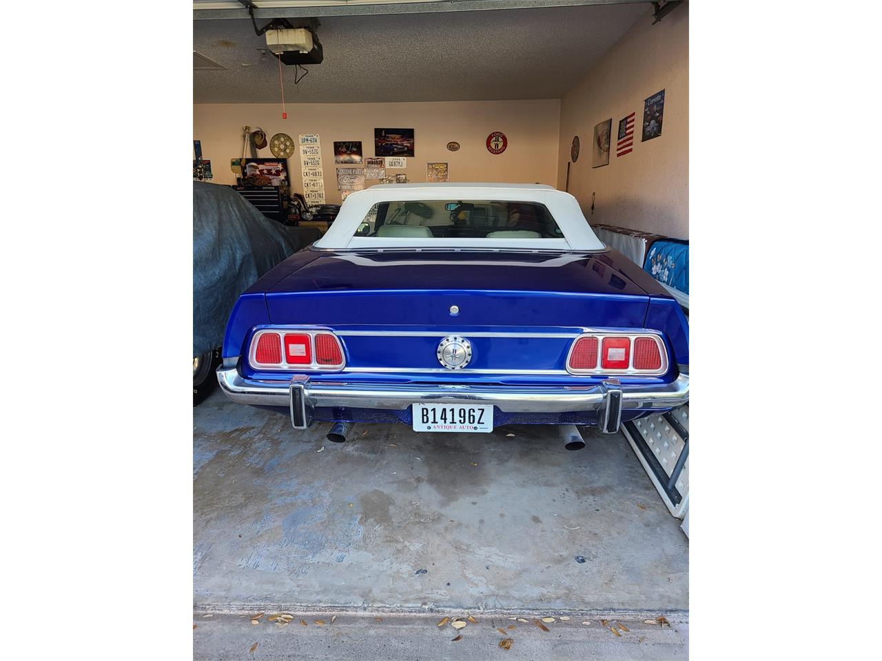 Ford-Mustang-1973-Blue-White-2
