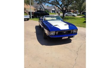Ford-Mustang-1973-Blue-White