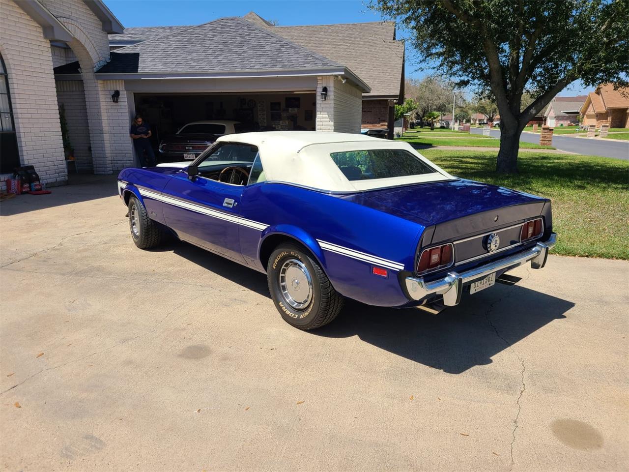 Ford-Mustang-1973-Blue-White-4