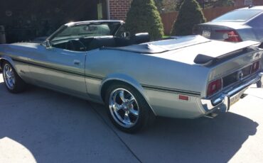 Ford-Mustang-1973-Convertible-2