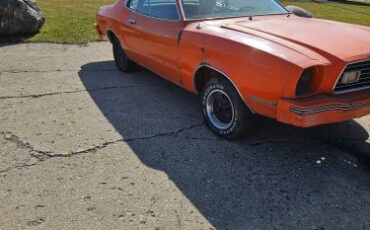 Ford-Mustang-1978-Burgundy